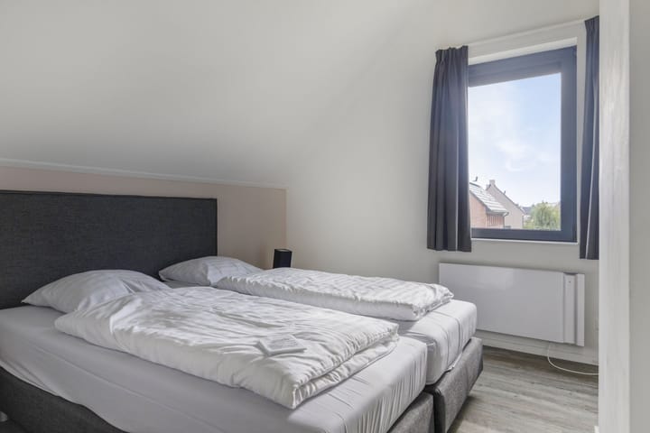 Vrijstaande woning te koop: Veerweg 50-008, Wolphaartsdijk