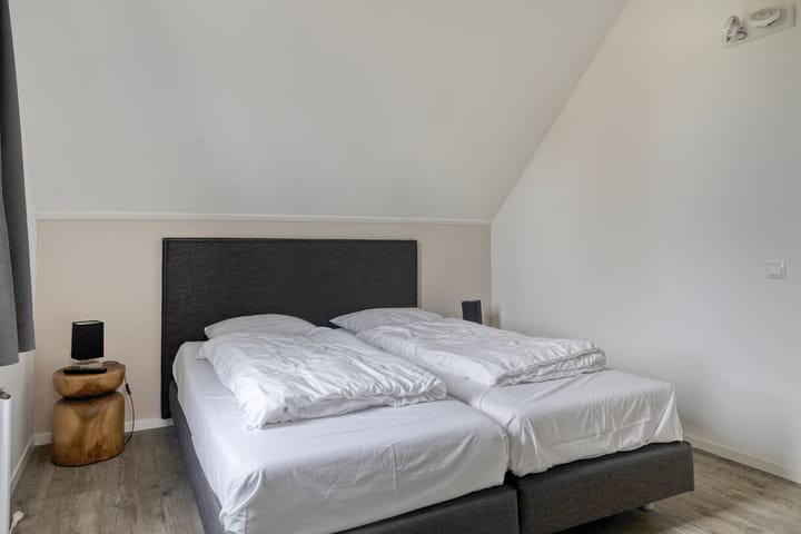Vrijstaande woning te koop: Veerweg 50-008, Wolphaartsdijk