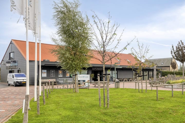Vrijstaande woning te koop: Veerweg 50-008, Wolphaartsdijk