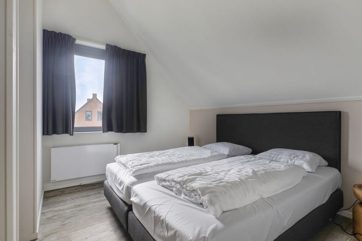 Vrijstaande woning te koop: Veerweg 50-008, Wolphaartsdijk