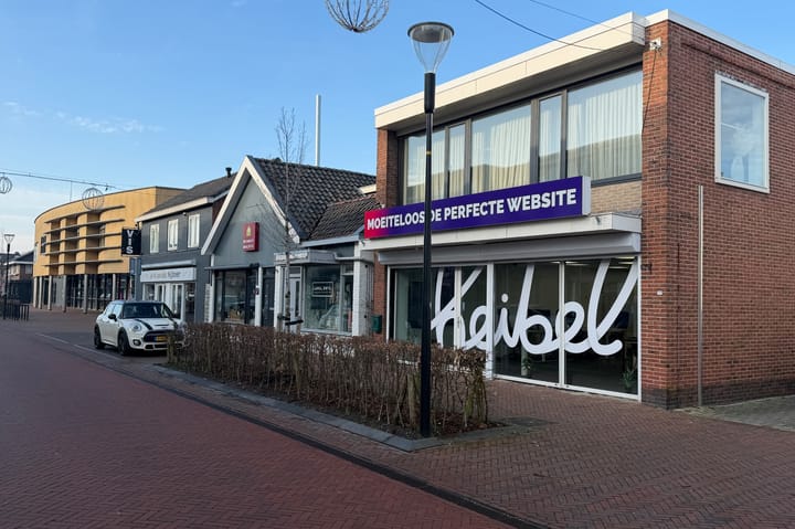 De Dellen 11, Surhuisterveen