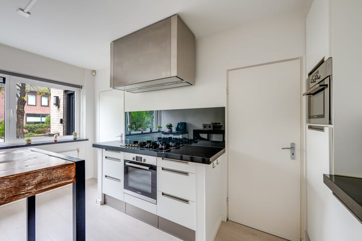 Tussenwoning te koop: Binnenweg 19, Breda