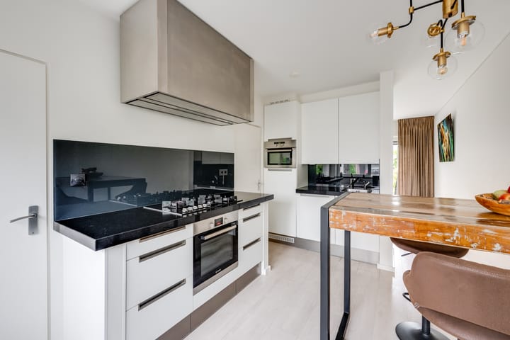Tussenwoning te koop: Binnenweg 19, Breda