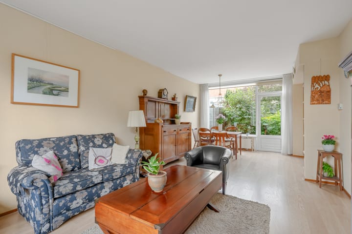 Tussenwoning te koop: Vijverlaan 30, Waddinxveen