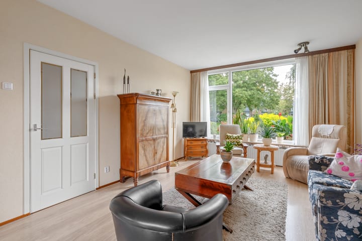 Tussenwoning te koop: Vijverlaan 30, Waddinxveen