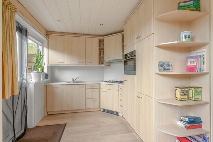 Tussenwoning te koop: Vijverlaan 30, Waddinxveen