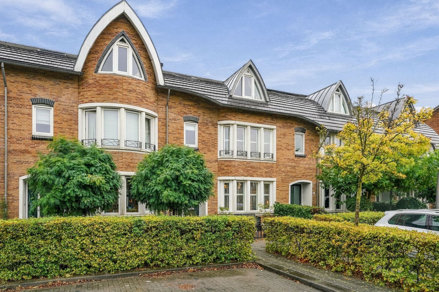 Foto 1 van A. Roland Holststraat 5