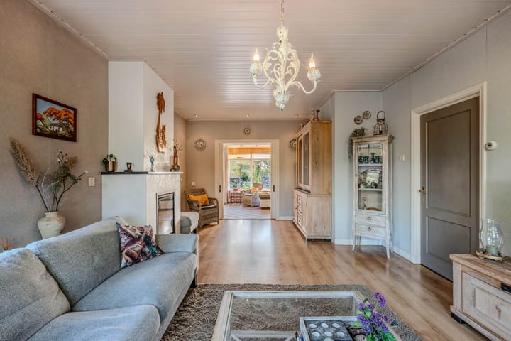 Vrijstaande woning te koop: Tzummerweg 18, Franeker