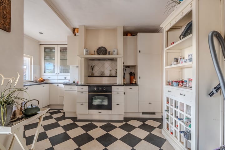 Vrijstaande woning te koop: Tzummerweg 18, Franeker