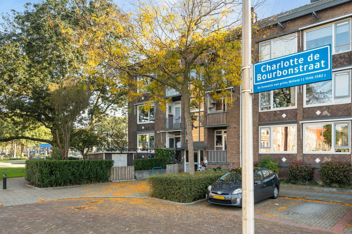 Appartement te koop: Charlotte de Bourbonstraat 70, Alphen Aan Den Rijn