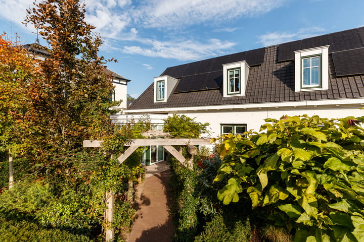 Twee-onder-één-kap te koop: Dorpsstraat 73B, Doorn