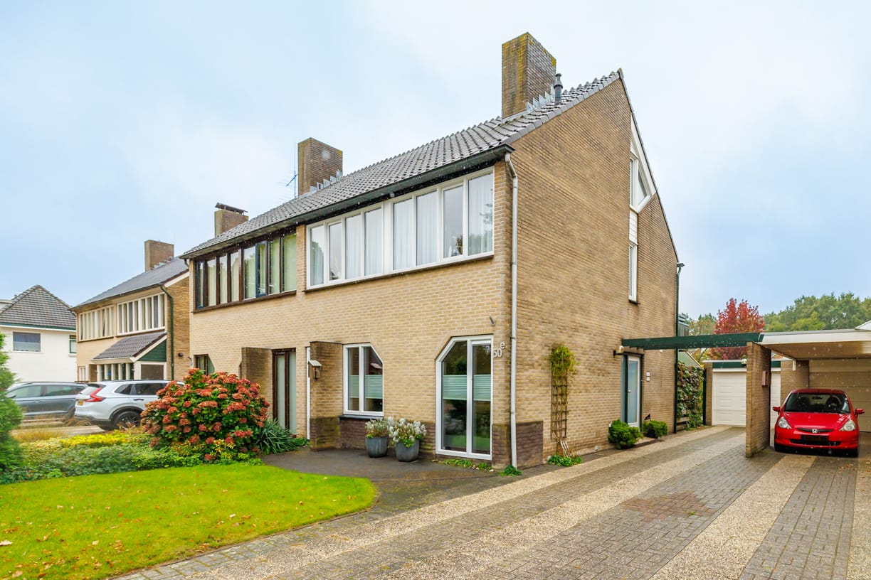 Photo 6 of Almelosestraat 50-E