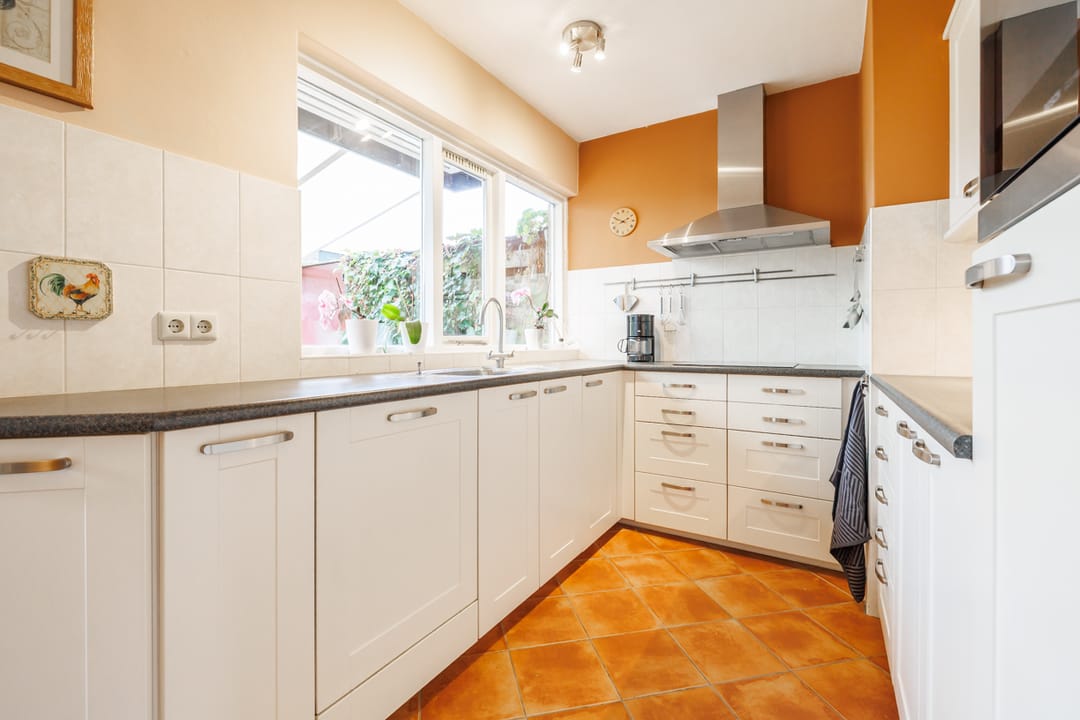 Photo 2 of Almelosestraat 50-E
