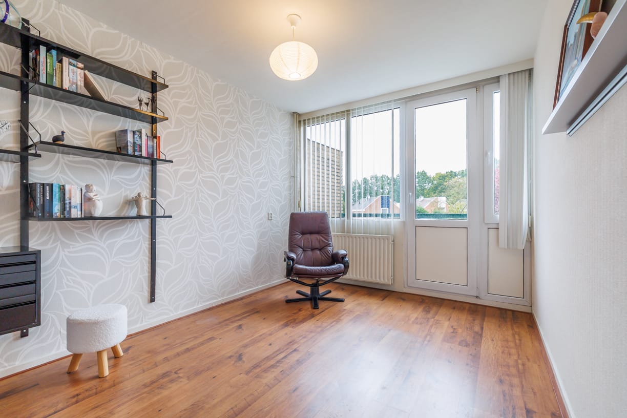 Photo 19 of Almelosestraat 50-E