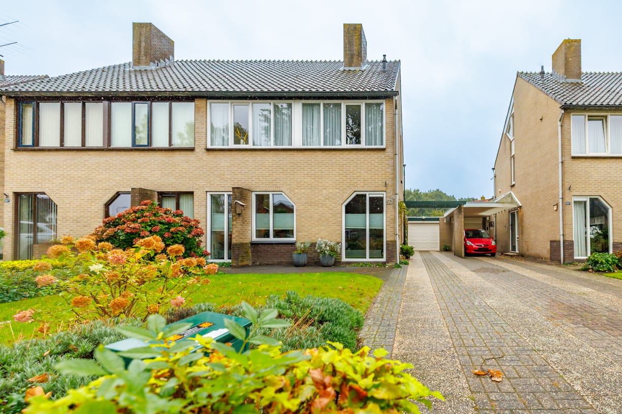 Photo 39 of Almelosestraat 50-E
