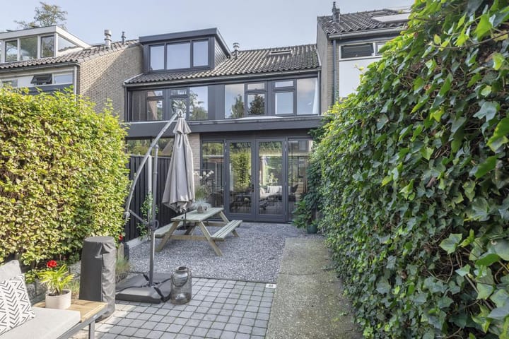 Photo 2 of Bisschopswaarde 27
