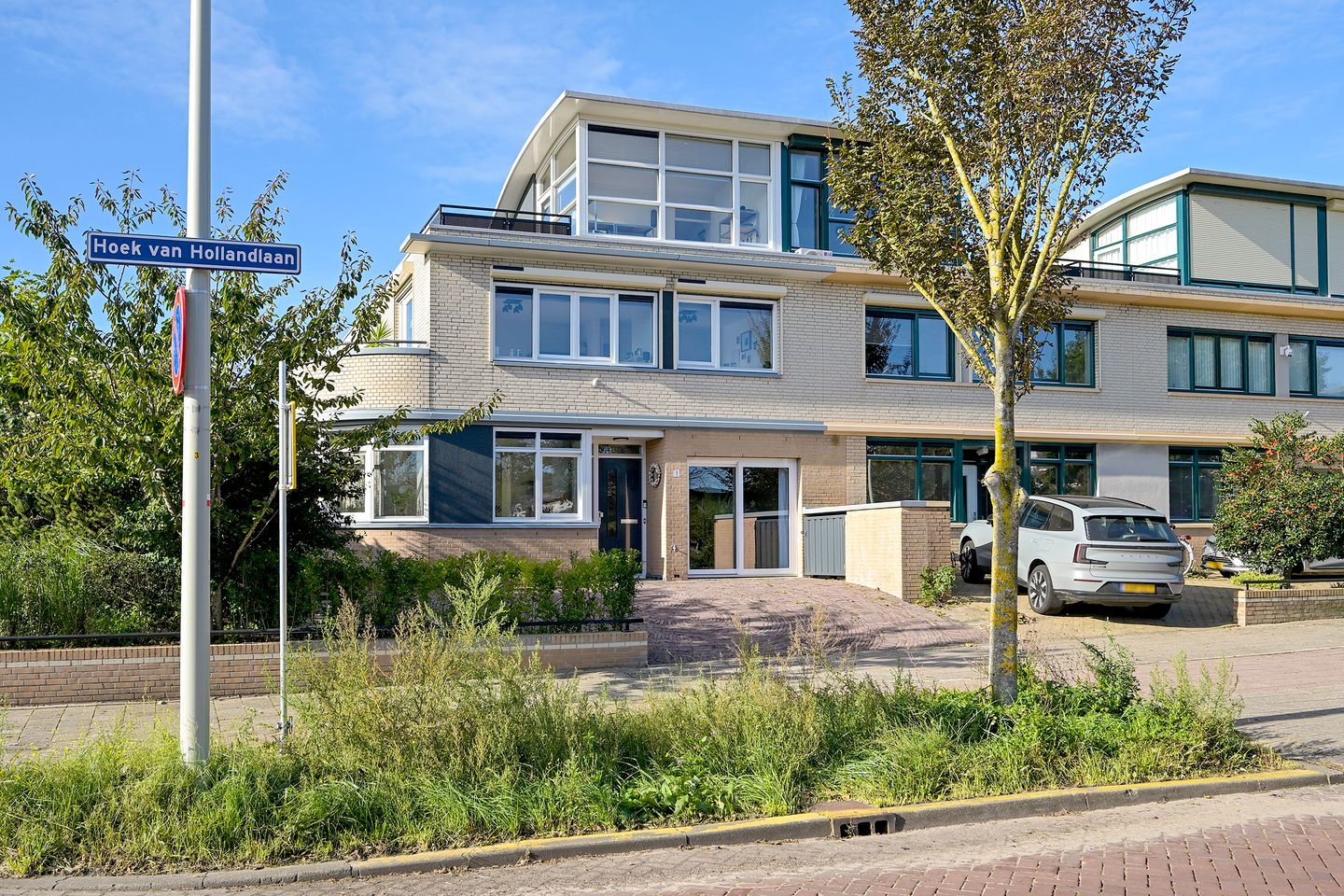 Foto 1 van Hoek van Hollandlaan 1