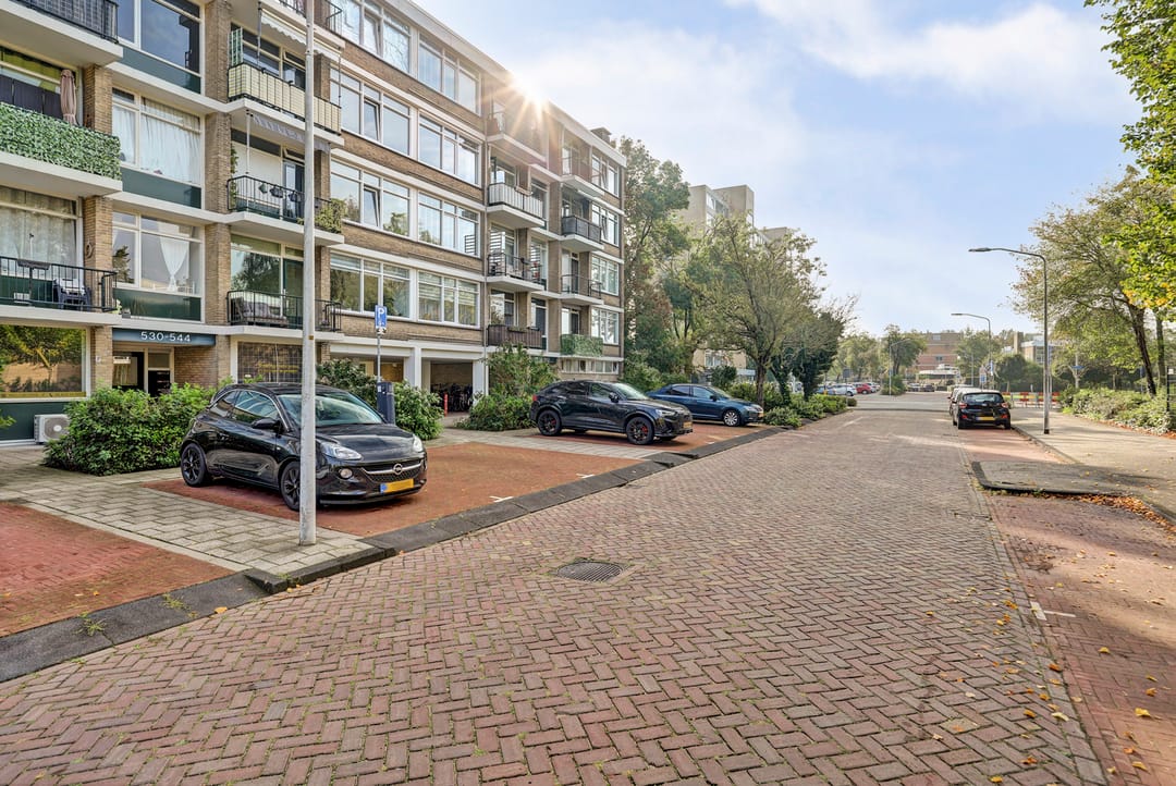 Photo 13 of Bachstraat 538