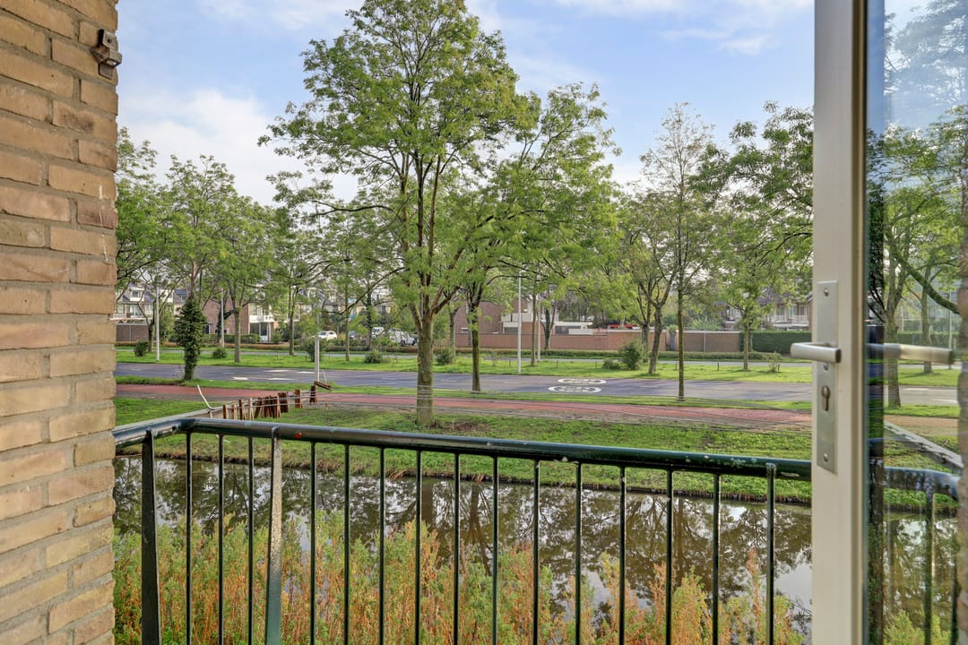 Photo 7 of Bachstraat 538
