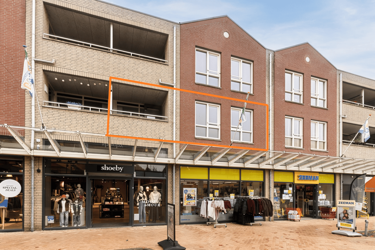 Photo 1 of Dorpsplein 46