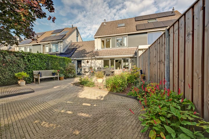 Tussenwoning te koop: Tabakslaan 10, Veenendaal