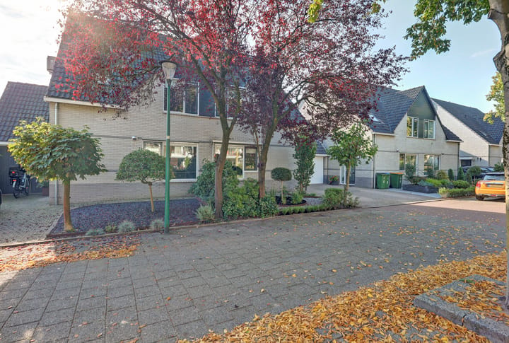 Tussenwoning te koop: Tabakslaan 10, Veenendaal