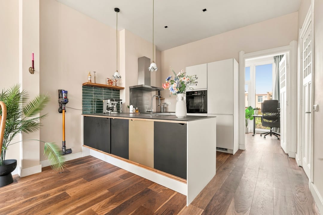 Photo 11 of Wouwermanstraat 6-3
