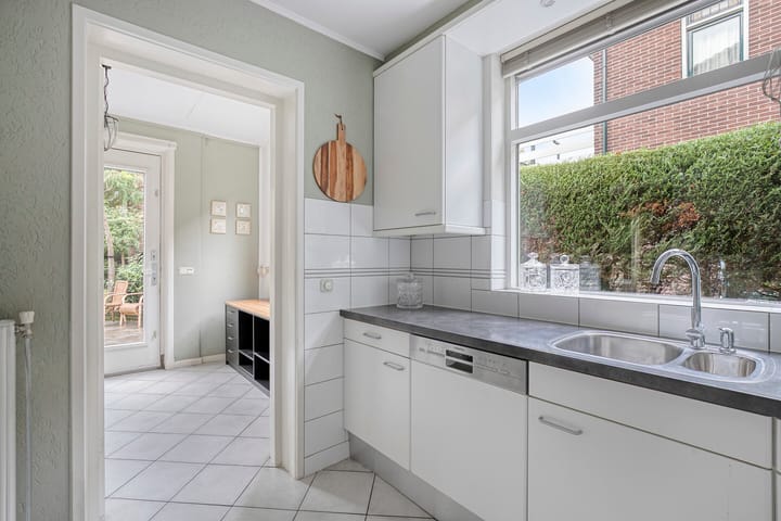 Vrijstaande woning te koop: Van Aelstlaan 24, Apeldoorn