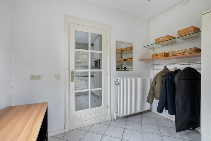 Vrijstaande woning te koop: Van Aelstlaan 24, Apeldoorn