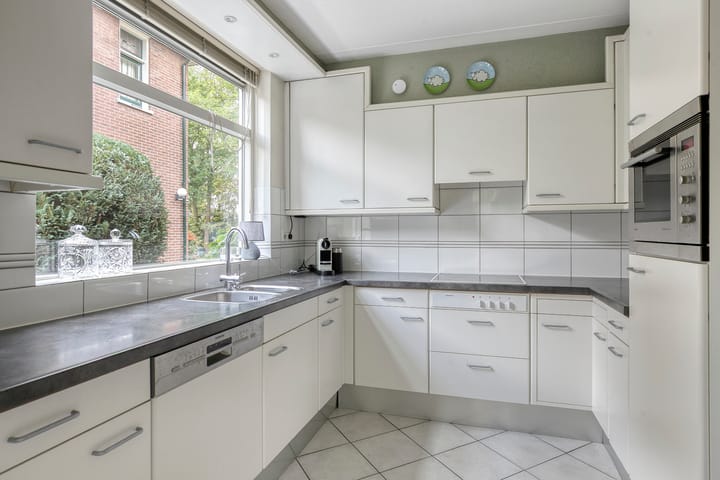 Vrijstaande woning te koop: Van Aelstlaan 24, Apeldoorn