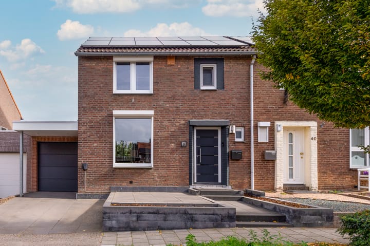 Tussenwoning te koop: Luciastraat 38, Beek (Li)
