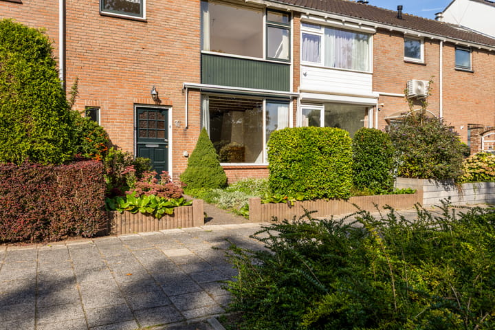 Tussenwoning te koop: Floris Versterstraat 10, Woerden