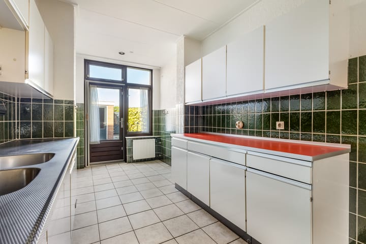 Tussenwoning te koop: Floris Versterstraat 10, Woerden