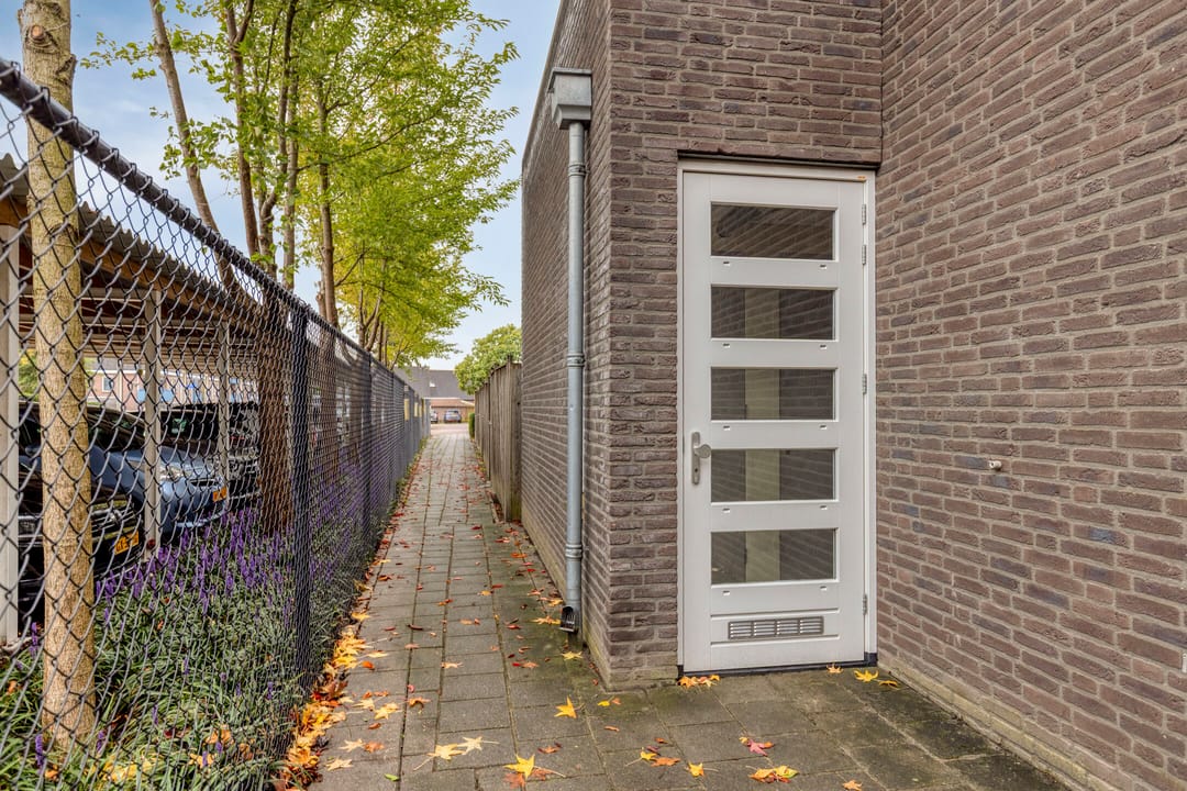Photo 17 of Carmelietenstraat-oost 2-D