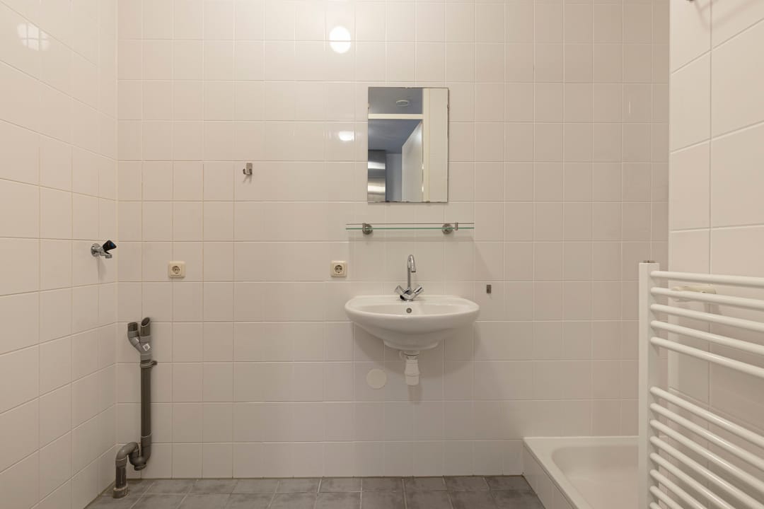 Photo 11 of Carmelietenstraat-oost 2-D