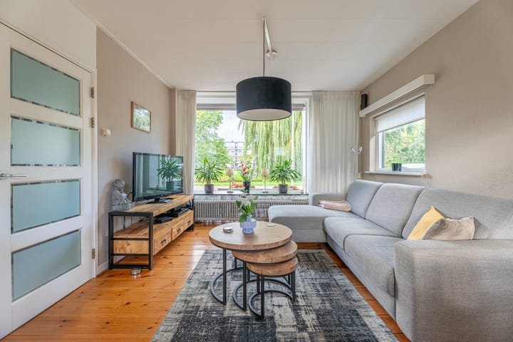 Hoekwoning te koop: Divonalaan 33, Hillegom