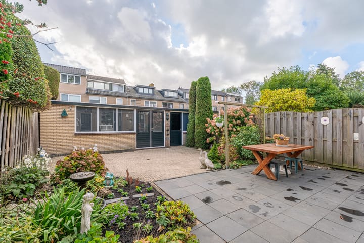 Hoekwoning te koop: Divonalaan 33, Hillegom