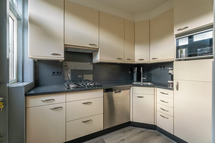 Hoekwoning te koop: Divonalaan 33, Hillegom