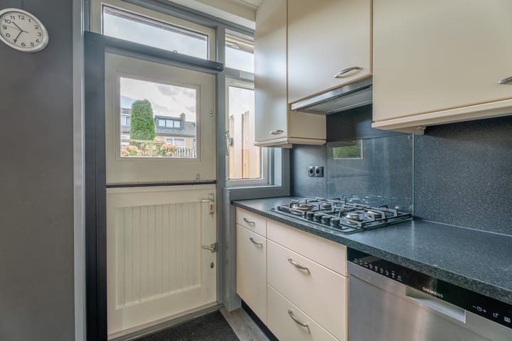 Hoekwoning te koop: Divonalaan 33, Hillegom