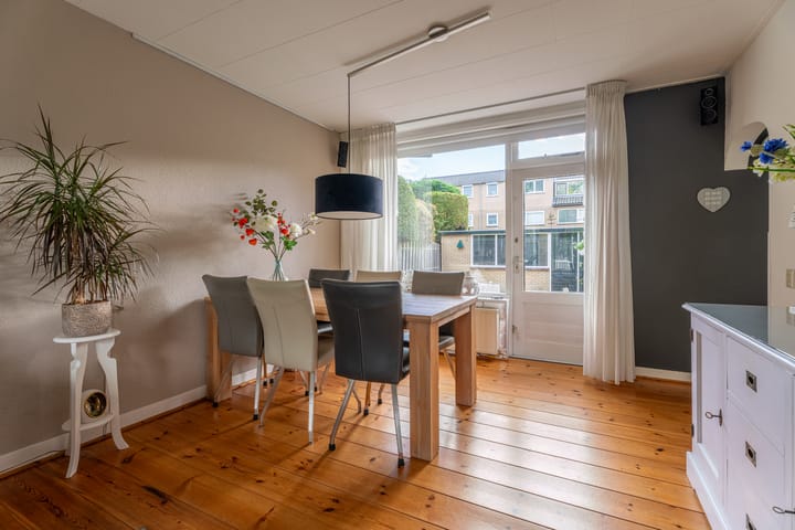 Hoekwoning te koop: Divonalaan 33, Hillegom
