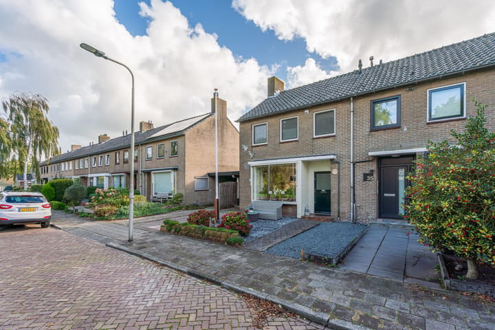 Hoekwoning te koop: Divonalaan 33, Hillegom
