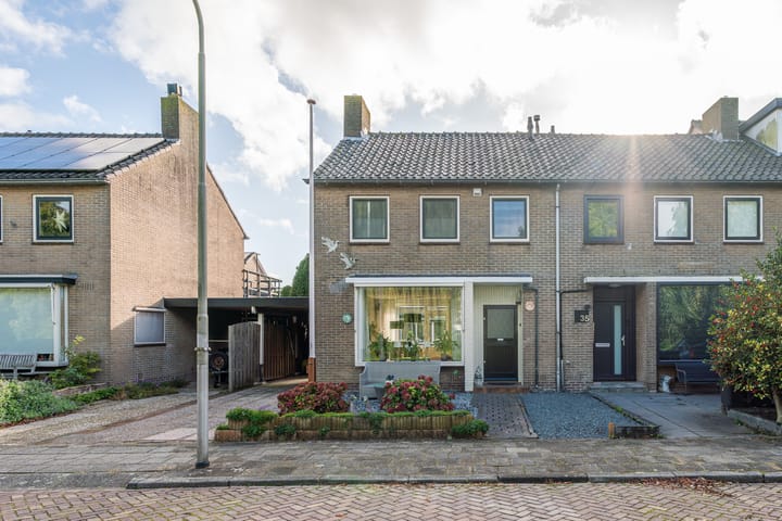 Hoekwoning te koop: Divonalaan 33, Hillegom