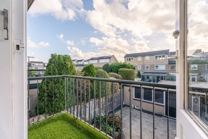 Hoekwoning te koop: Divonalaan 33, Hillegom