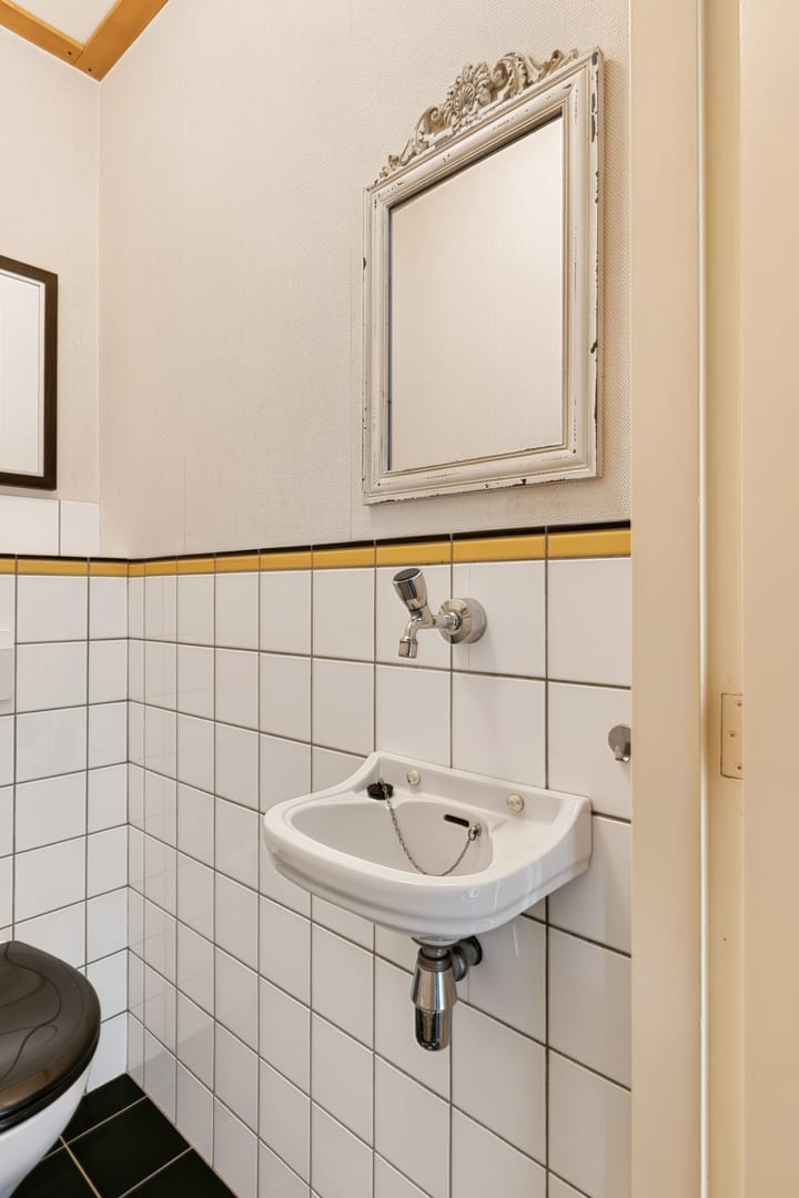 Vrijstaande woning te koop: Raadhuisweg 17, Reeuwijk