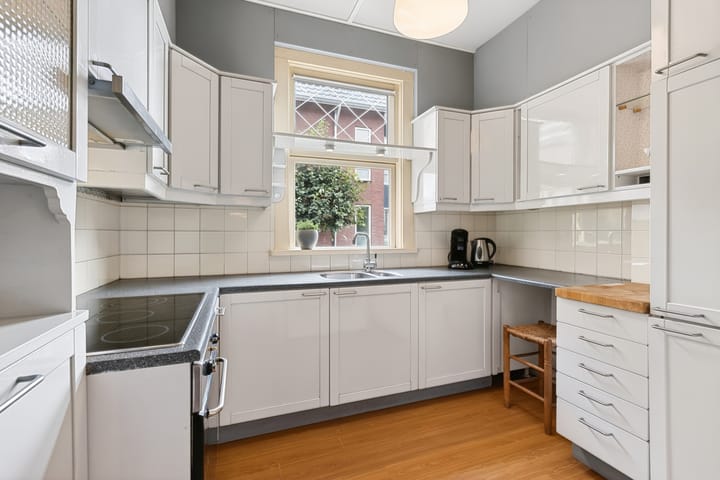 Vrijstaande woning te koop: Raadhuisweg 17, Reeuwijk
