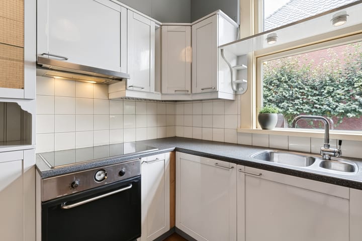 Vrijstaande woning te koop: Raadhuisweg 17, Reeuwijk