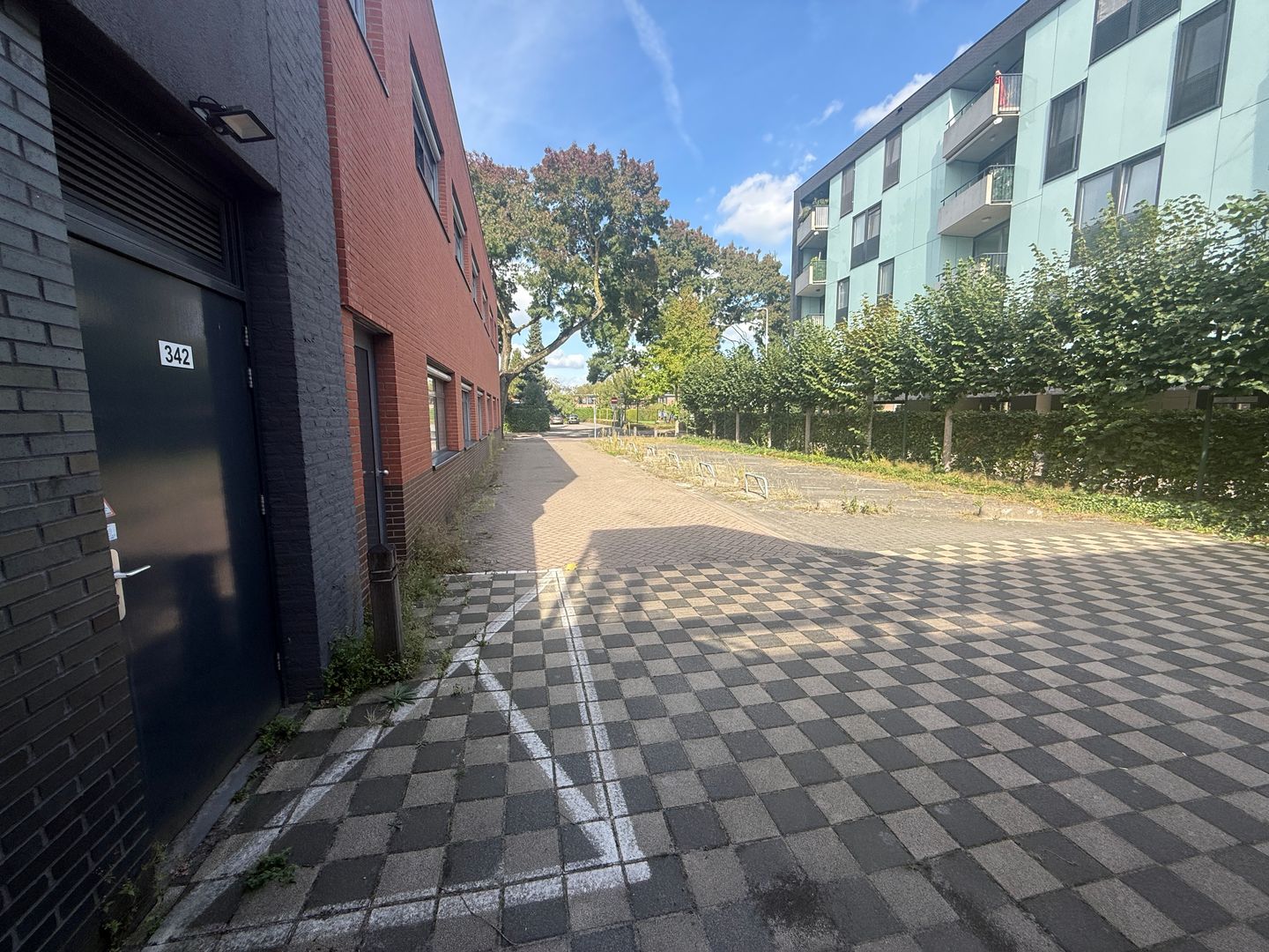 Bekijk foto 4 van Winkelcentrum Woensel 342-344