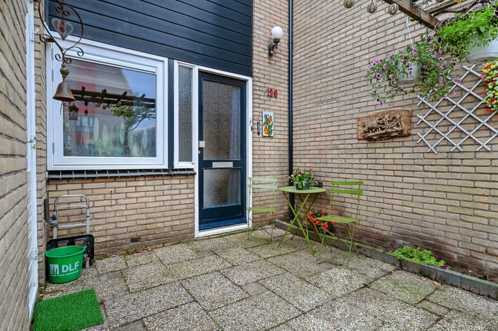 Hoekwoning te koop: Oudlandsestraat 129, Steenbergen (Nb)
