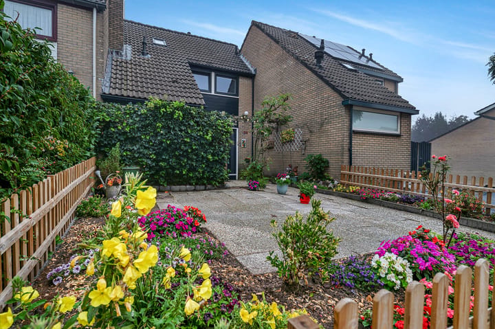 Hoekwoning te koop: Oudlandsestraat 129, Steenbergen (Nb)