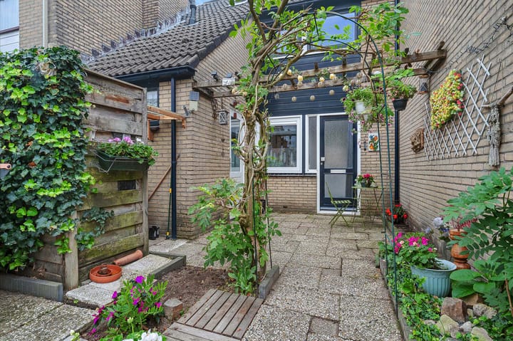 Hoekwoning te koop: Oudlandsestraat 129, Steenbergen (Nb)